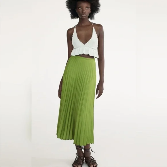 ZARA NWTs SATIN EFFECT PLEATED SKIRT GREEN - Picture 3 of 5